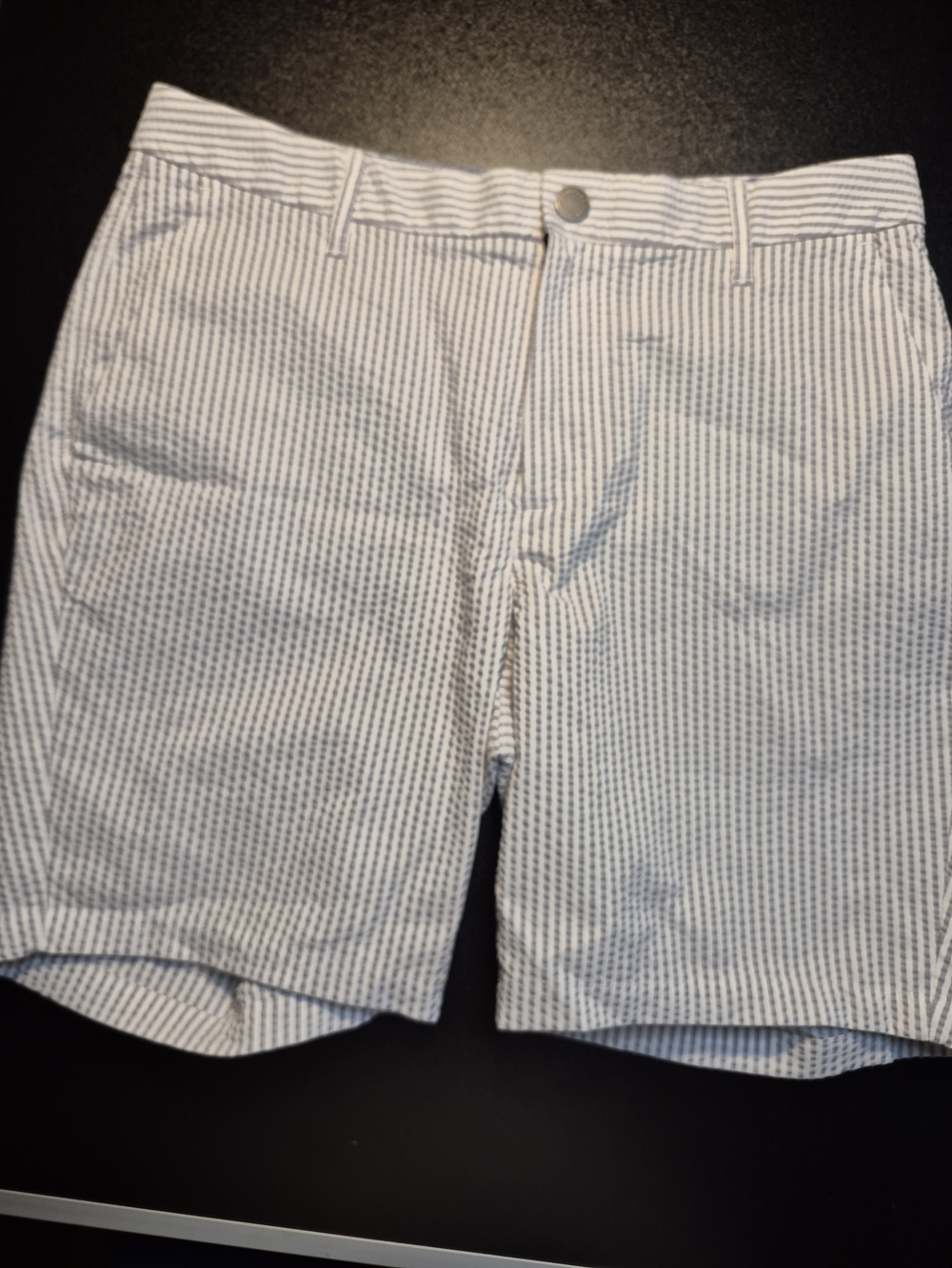 Bonobos White and Gray Seersucker Flat Front Shorts
